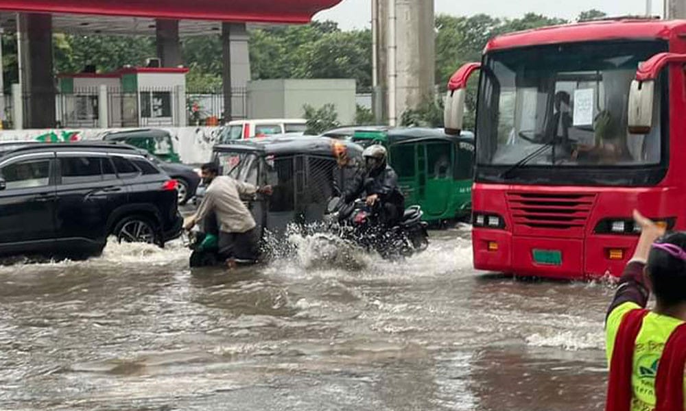 ৩ ঘণ্টায় ঢাকায় ৮০ মিলিমিটার বৃষ্টি